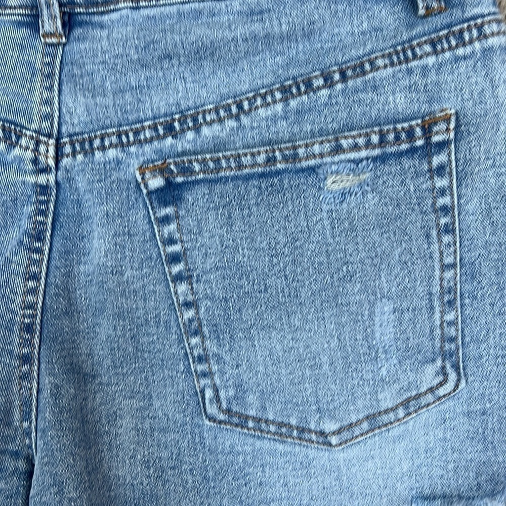 Steve Madden Madden NYC High Waisted Distressed Button Fly Denim Shorts Size 11 - Picture 7 of 13